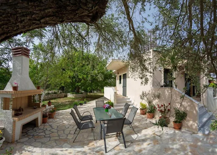 Nikis Country House - Lefkada Bnb Private Parking